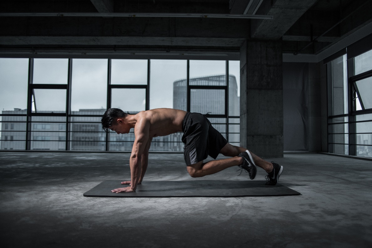 Person doing mountain climbers